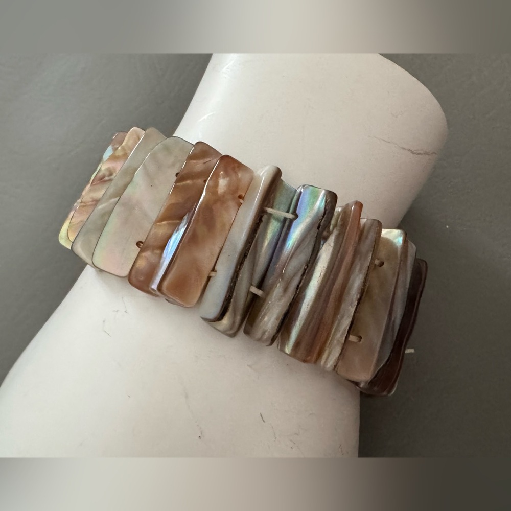 New Shell Stretch Bracelet